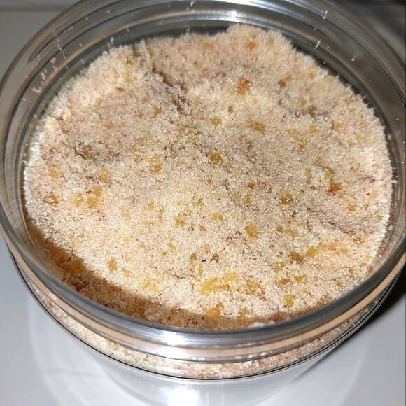 Hand crafted natural Brown Sugar Snicker doddle Emulsified sugar scrub - Picture 5 of 11